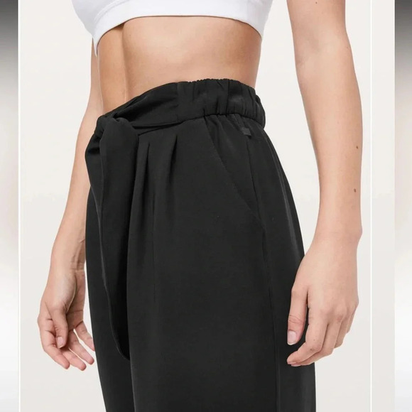 Lululemon Women’s Noir Crop Pant flowy office comfy minimalist pockets - Picture 6 of 14